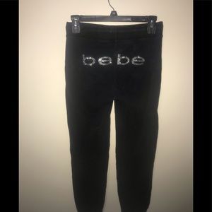 Bebe sweat capri (they bottoms roll up)
